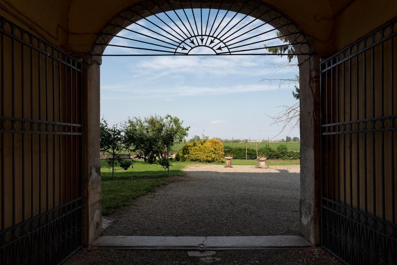 Agriturismo Cascina Graziosa Cameriano Exterior photo